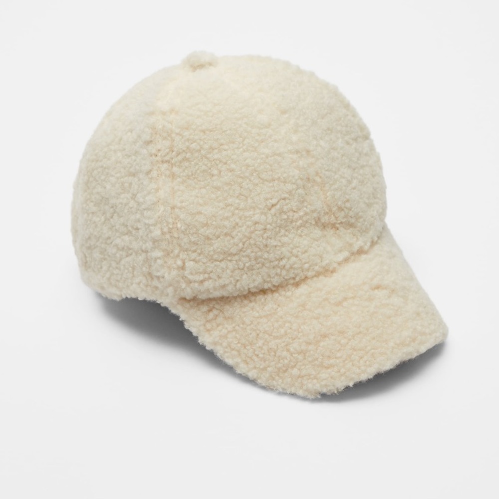 NWT ZARA Fleece Hat
